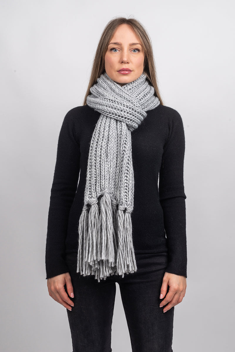 English rib knit scarf with fringes | Dalle Piane Cashmere