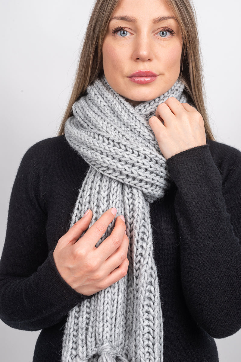 English rib knit scarf with fringes | Dalle Piane Cashmere